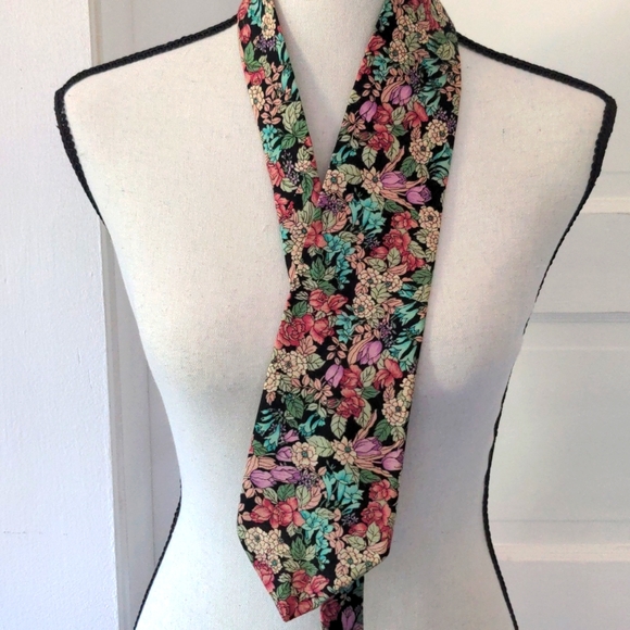 Vintage Floral Tie by Excello Cravats - Picture 1 of 4